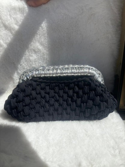 Borsa nera con dettagli