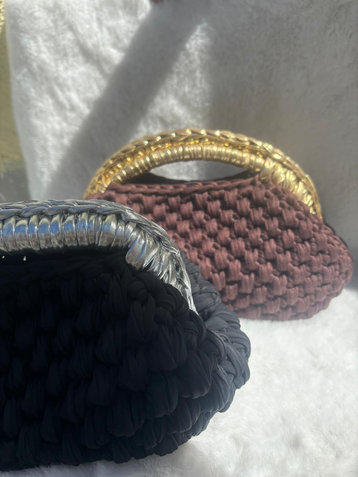 Borsa nera con dettagli